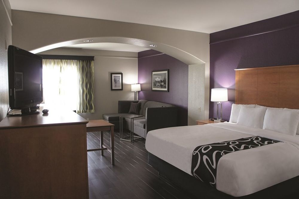 Palacio Royale Inn Signature Katy Room photo