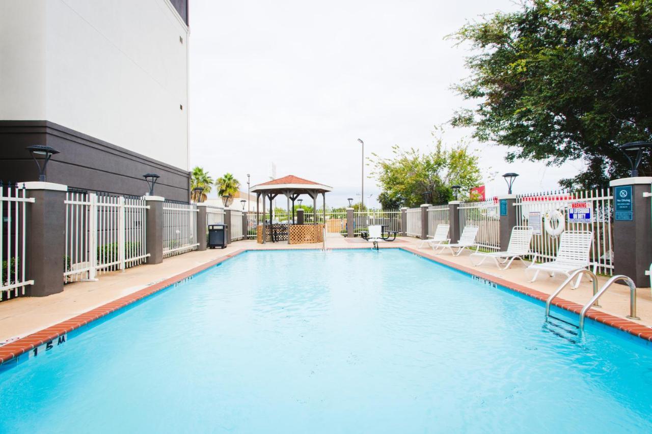 Palacio Royale Inn Signature Katy Exterior photo