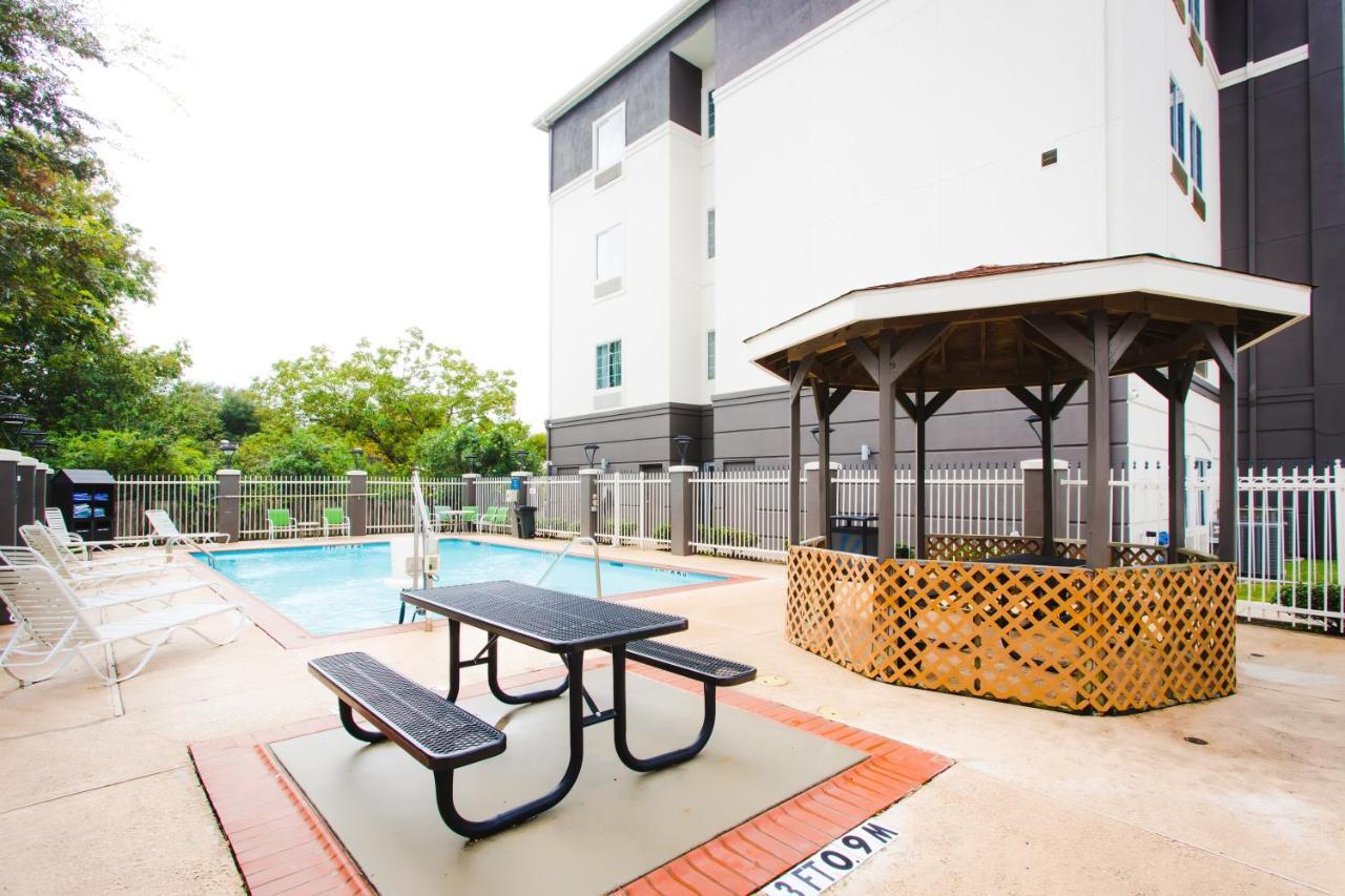 Palacio Royale Inn Signature Katy Exterior photo